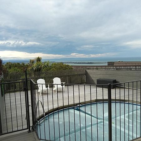 Mount Pleasant Views Apartment Крайстчърч Екстериор снимка